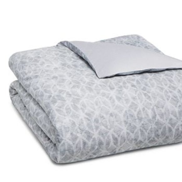 Hudson Park Diffused Geo Queen Bedding Set - 7 items. - Picture 4 of 12